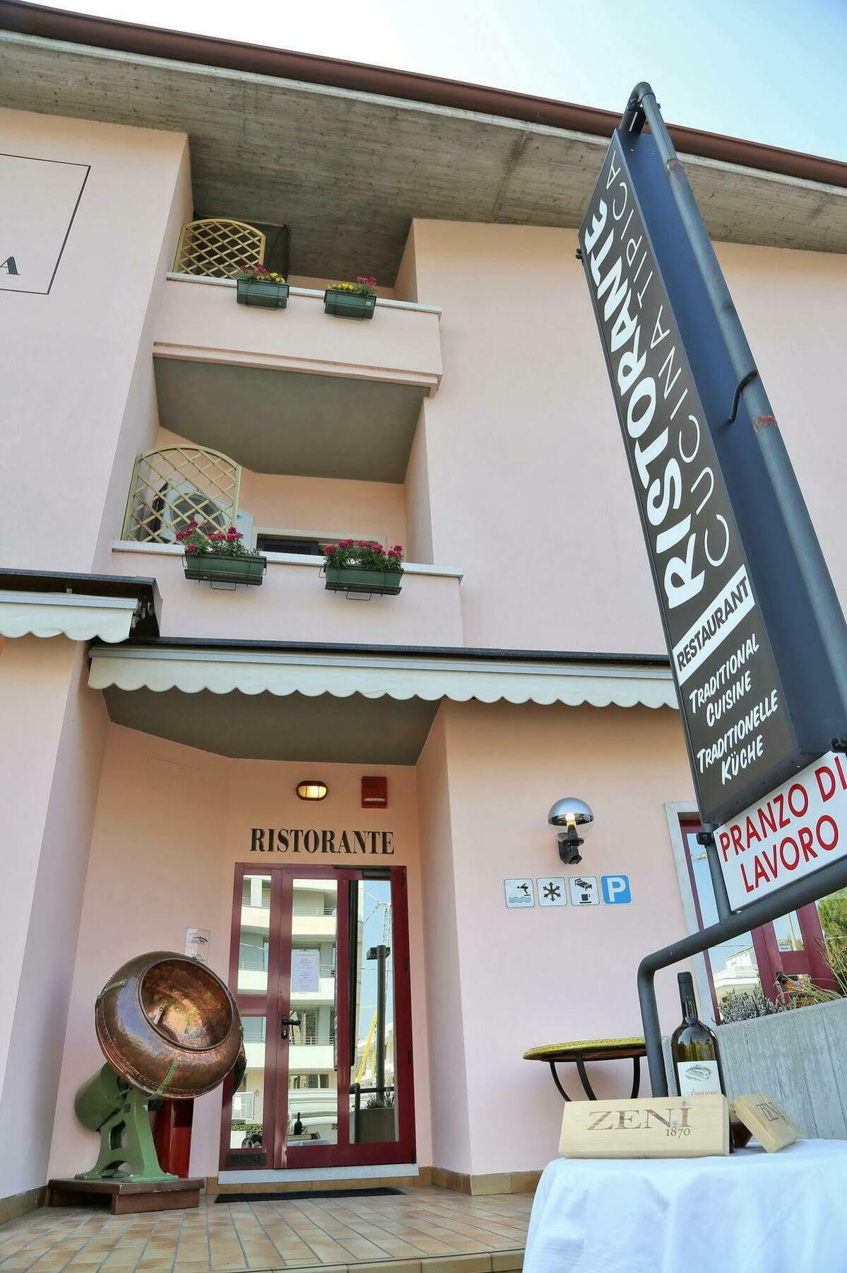 Hotel Santa Maria - Bardolino Town Center Εξωτερικό φωτογραφία