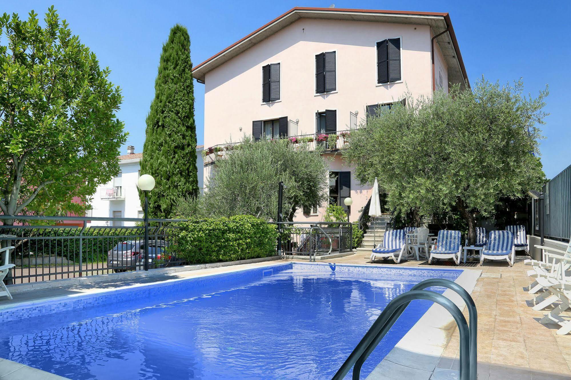 Hotel Santa Maria - Bardolino Town Center Εξωτερικό φωτογραφία