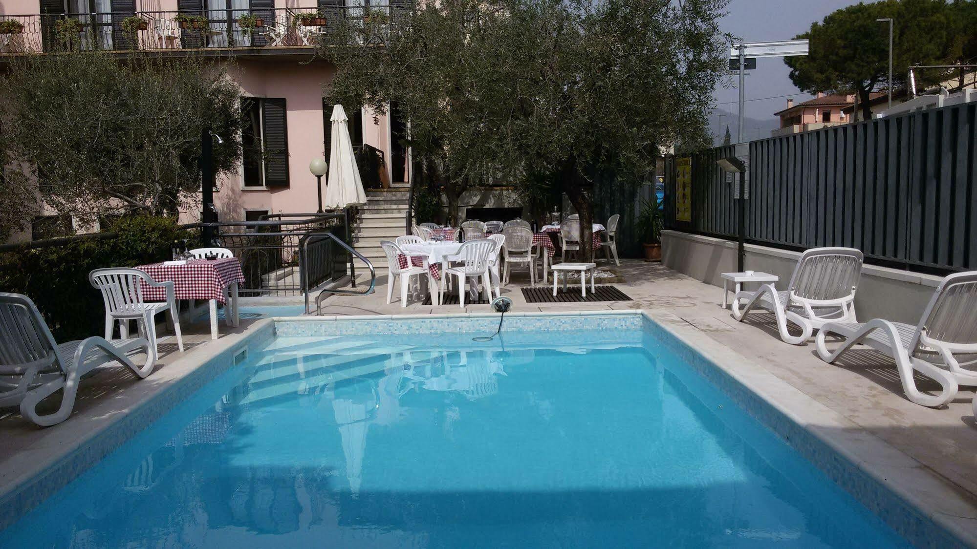 Hotel Santa Maria - Bardolino Town Center Εξωτερικό φωτογραφία
