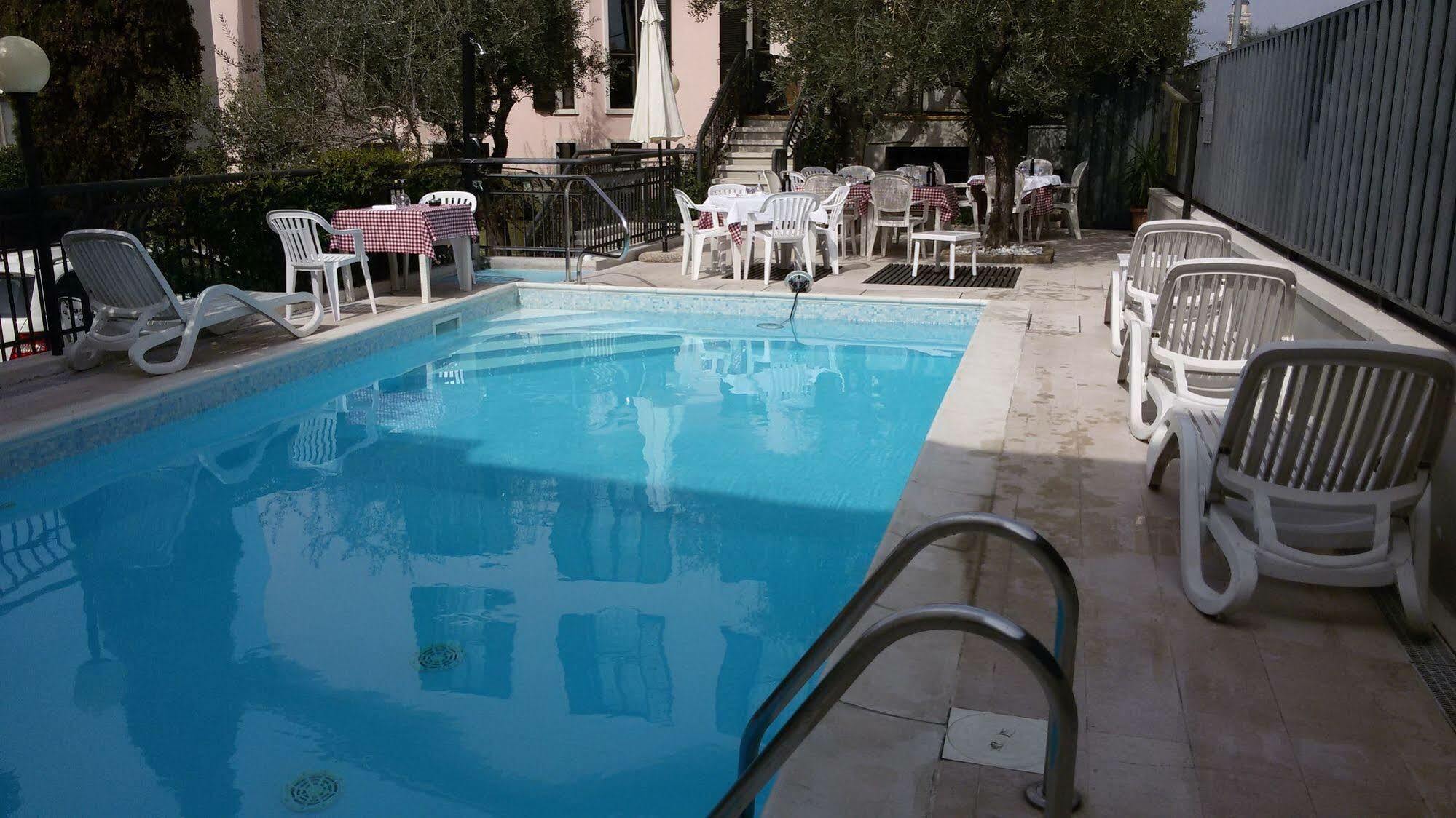 Hotel Santa Maria - Bardolino Town Center Εξωτερικό φωτογραφία
