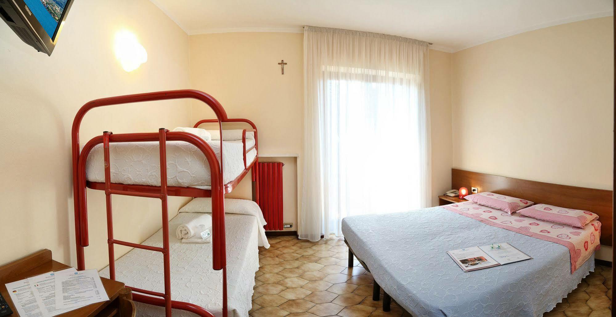 Hotel Santa Maria - Bardolino Town Center Εξωτερικό φωτογραφία